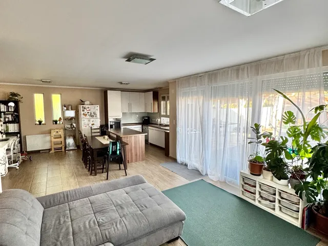 Eladó ház Taksony 140 nm