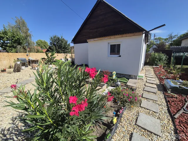 Eladó nyaraló Dunaharaszti, Paradicsomsziget 42 nm