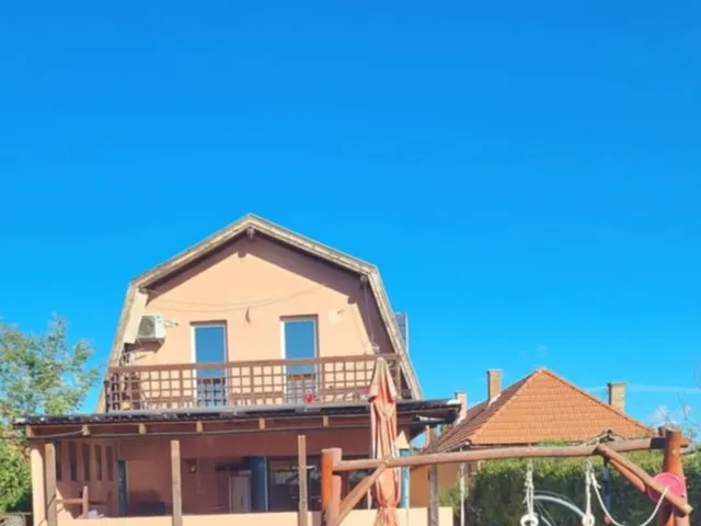Eladó ház Kakucs 250 nm