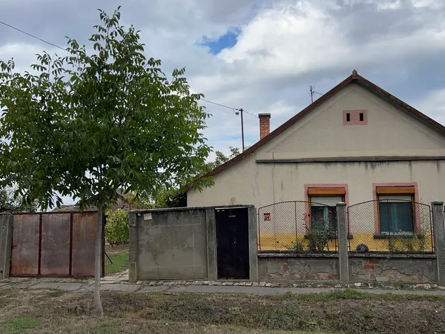 Eladó ház Kiszombor, Porgányi utca  88 nm