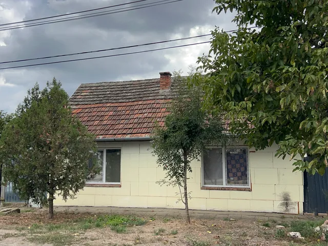 Eladó ház Makó, Honvéd, Honvéd utca 70 nm