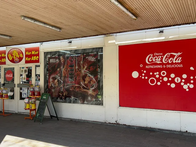 Eladó kereskedelmi és ipari ingatlan Makó, Széchenyi tér 174 nm