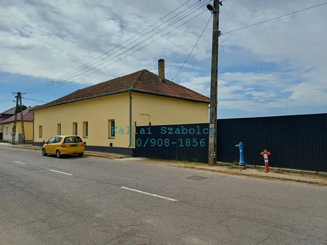 Eladó ház Gégény, Dombrádi 10 150 nm