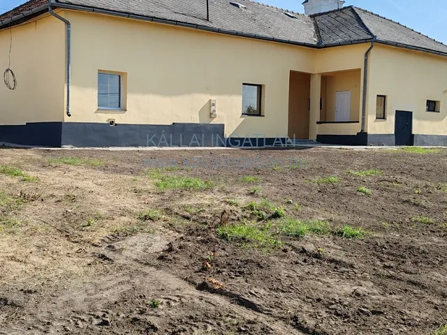 Eladó ház Gégény, Dombrádi 10 150 nm