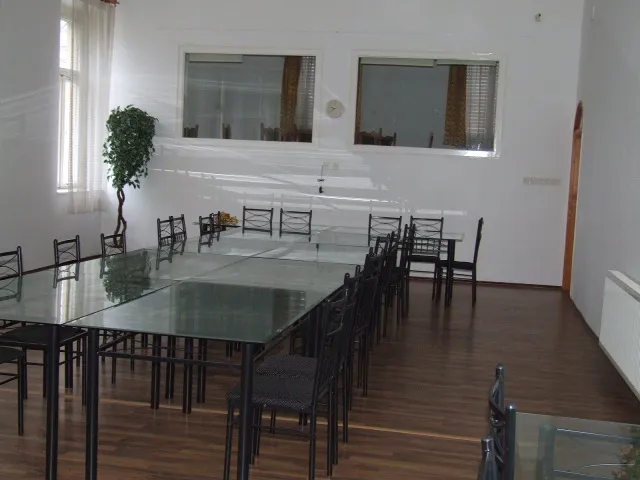 Kiadó kereskedelmi és ipari ingatlan Gyula, Béke sugárút 220 nm