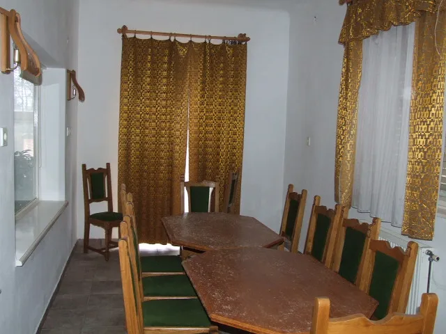 Kiadó kereskedelmi és ipari ingatlan Gyula, Béke sugárút 220 nm