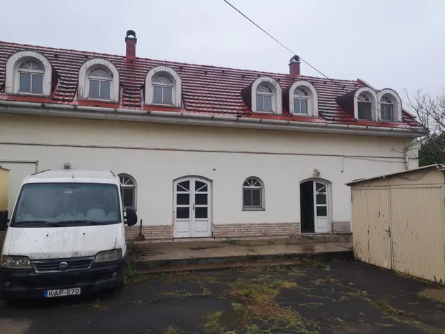 Eladó kereskedelmi és ipari ingatlan Orosháza 236 nm