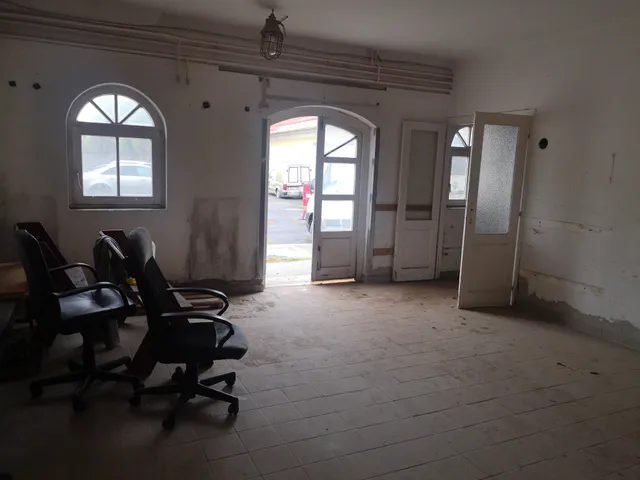 Eladó kereskedelmi és ipari ingatlan Orosháza, Móricz Zsigmond 236 nm