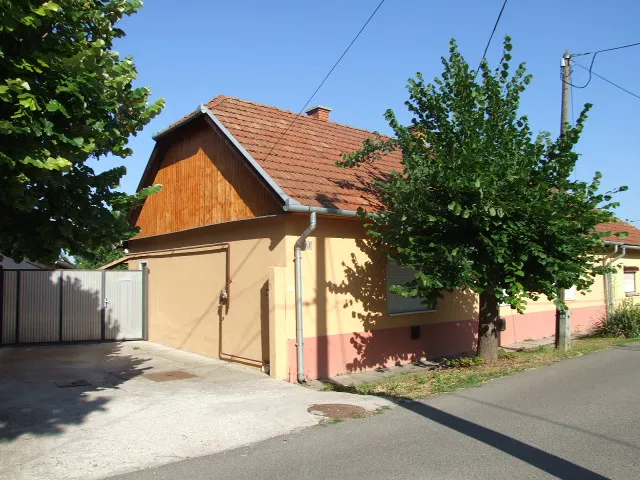 Kiadó ház Gyula, Vasút u. 110 nm