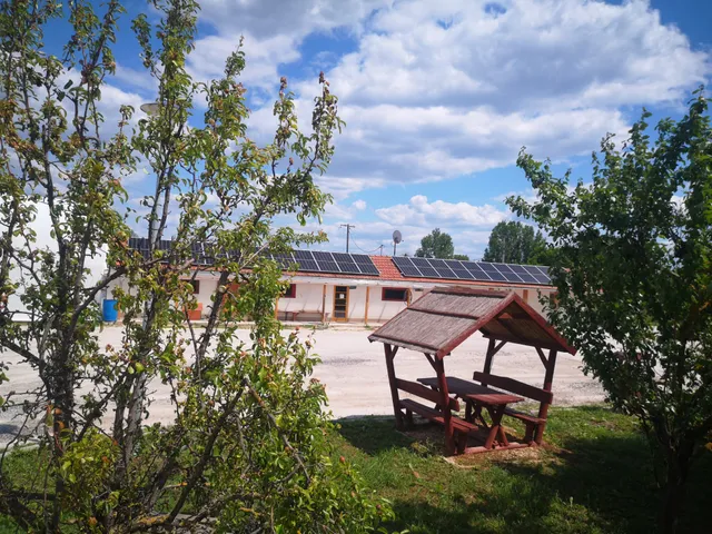 Eladó kereskedelmi és ipari ingatlan Gyula 180 nm