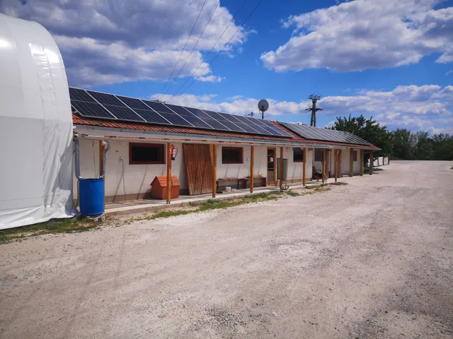 Eladó kereskedelmi és ipari ingatlan Gyula, Elkerülő út 180 nm