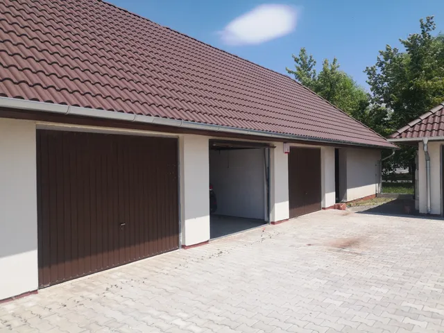Eladó garázs Gyula 20 nm