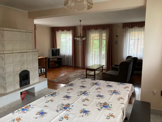 Eladó kereskedelmi és ipari ingatlan Siófok, Ferdeház közelében 360 nm