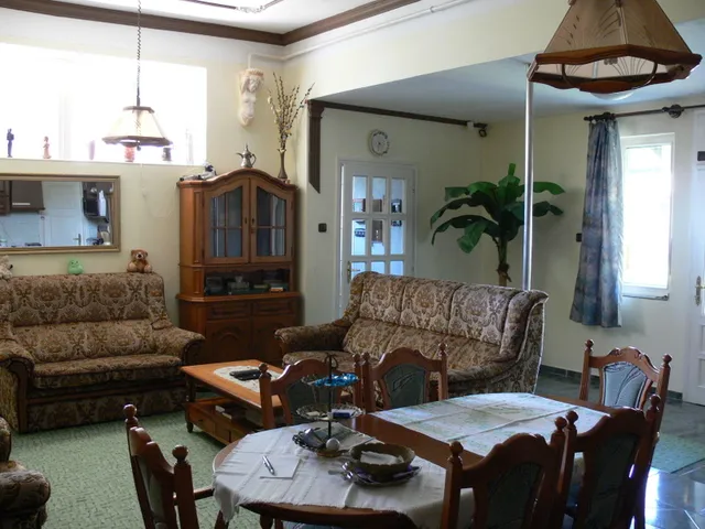 Eladó ház Orosháza, Posta u. 340 nm