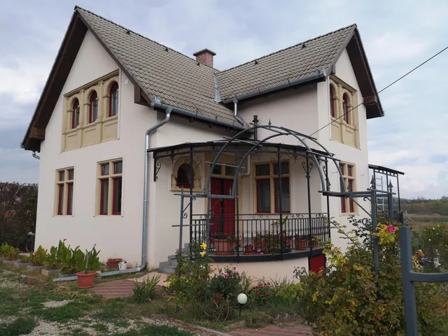 Eladó ház Paloznak 254 nm