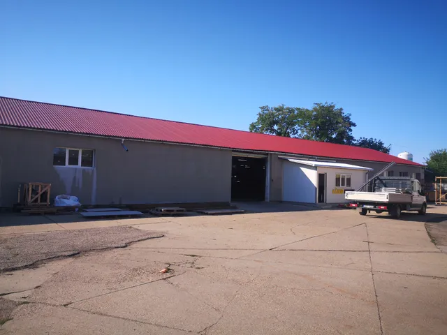 Eladó kereskedelmi és ipari ingatlan Orosháza, Kisszik u. 4530 nm