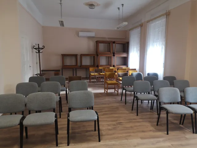 Kiadó kereskedelmi és ipari ingatlan Gyula, Kisrománváros 60 nm