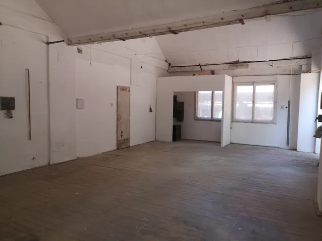 Kiadó kereskedelmi és ipari ingatlan Gyula, Béke sgt. 85 nm