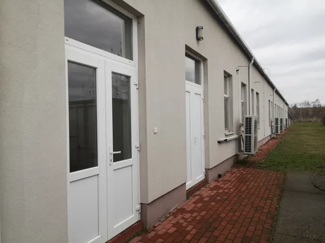 Eladó kereskedelmi és ipari ingatlan Gyomaendrőd, Ipari u. 758 nm