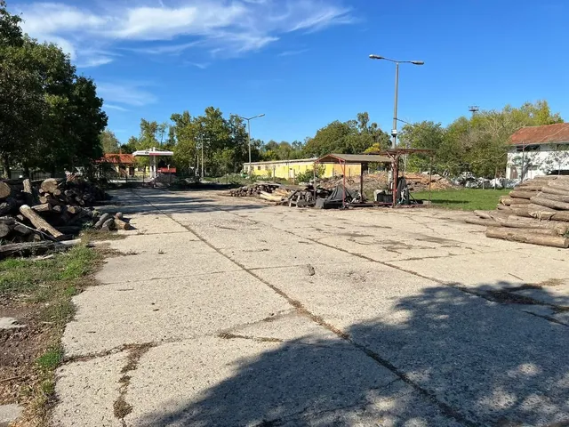 Eladó kereskedelmi és ipari ingatlan Gyomaendrőd 1300 nm