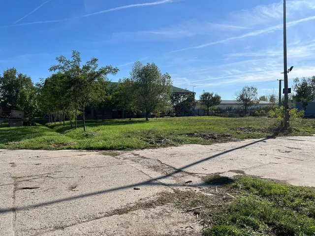 Eladó kereskedelmi és ipari ingatlan Gyomaendrőd, Ipari u. 1300 nm