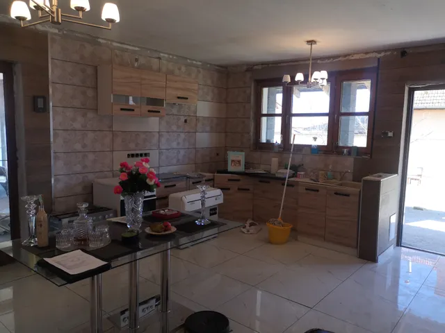 Eladó lakás Doboz, Kinizsi u. 130 nm