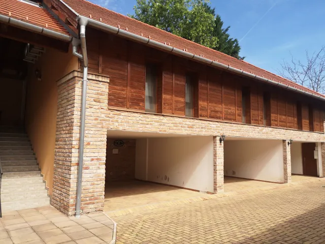 Eladó lakás Gyula, Vár utca 27 nm