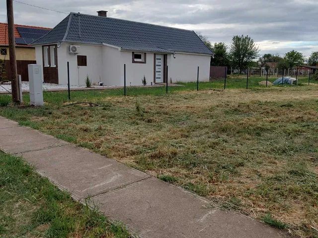 Eladó telek Sáránd, Bajcsy-Zsilinszky utca 20. 2090 nm