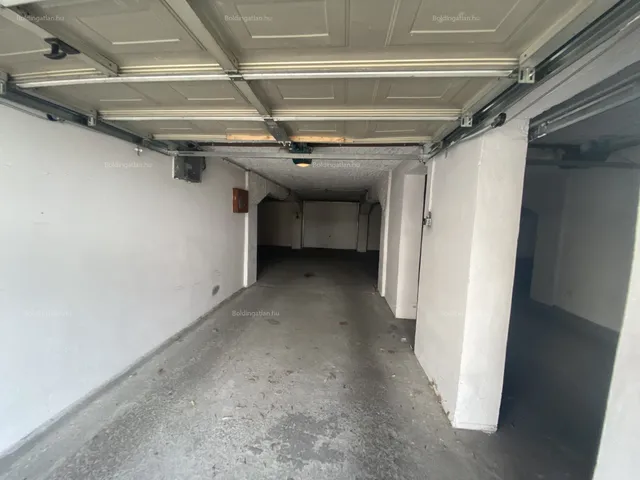 Kiadó garázs Kaposvár, Belváros, Csokonai utca 14 nm