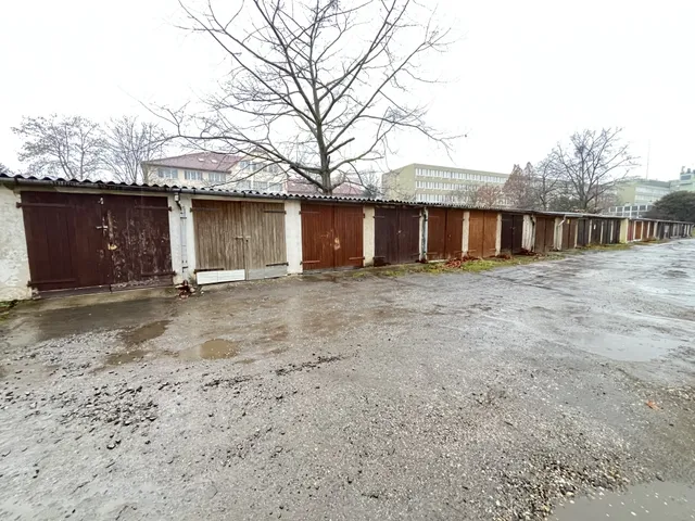 Eladó garázs Kaposvár, Belváros, hunyadi u 13 nm