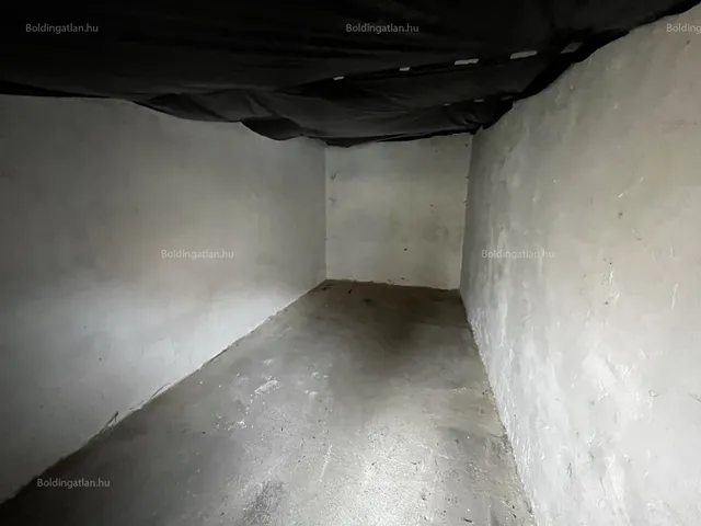 Eladó garázs Kaposvár, Belváros, Dózsa Gy. u. 14 nm