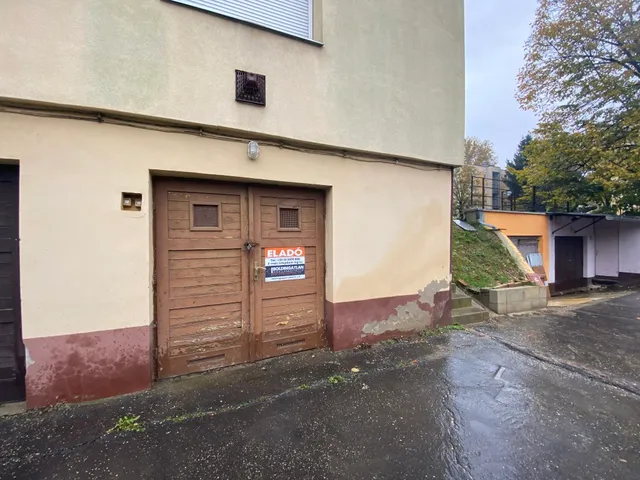 Eladó garázs Kaposvár, Belváros 16 nm