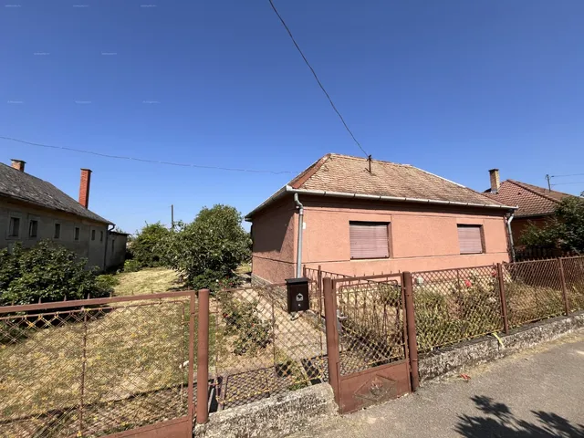 Eladó ház Nagypeterd 78 nm