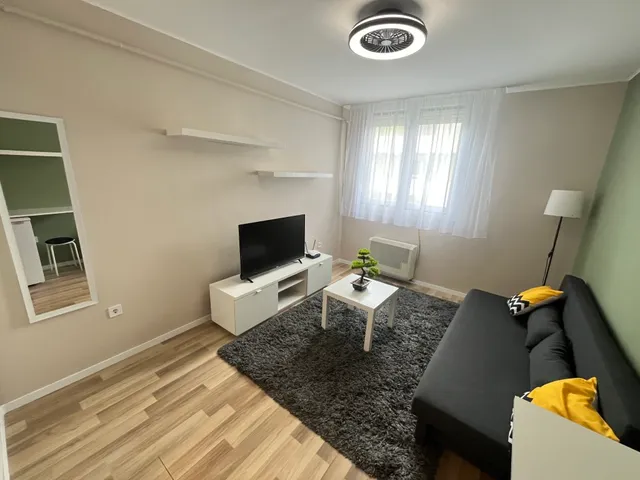 Kiadó lakás Kaposvár, Belváros 18 nm