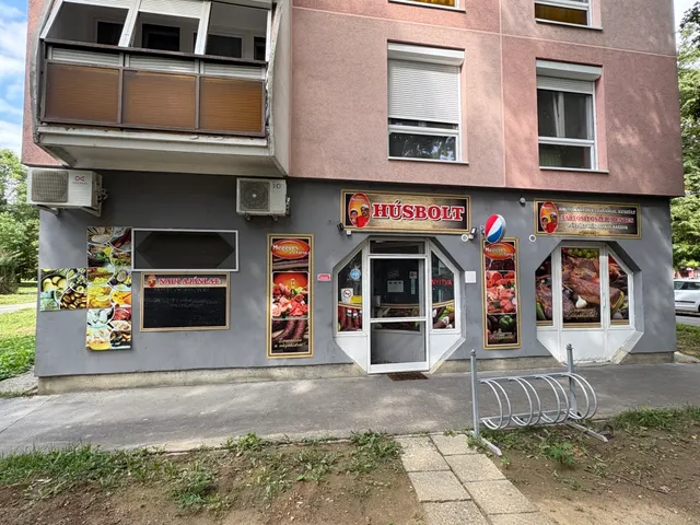 Eladó kereskedelmi és ipari ingatlan Kaposvár, Toldi-lakótelep 64 nm