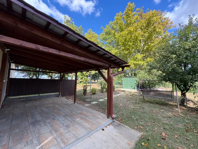 Eladó üdülő és hétvégi ház Dombóvár, Gunarasfürdő, Fürdő utca 35 nm