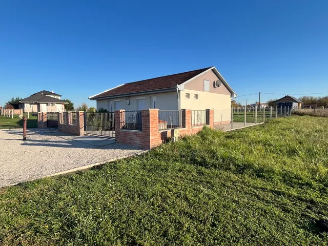 Eladó üdülő és hétvégi ház Buzsák 77 nm