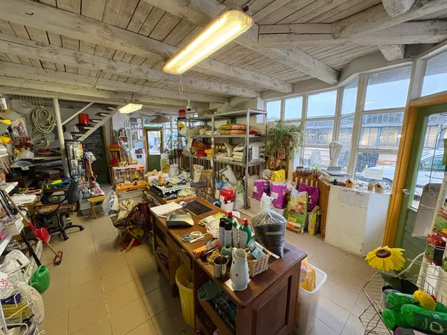 Eladó kereskedelmi és ipari ingatlan Kaposvár, Belváros, Laktanya utca 45 nm