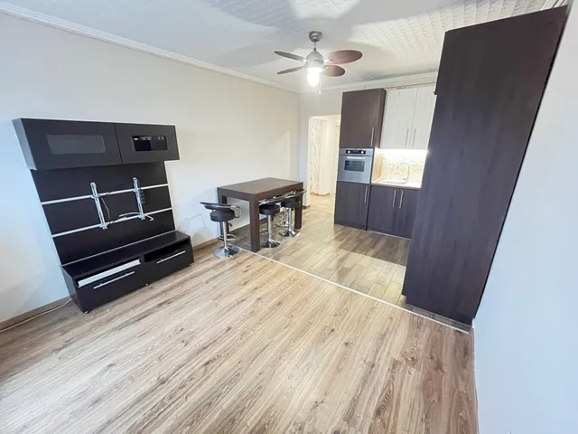 Eladó lakás Kaposvár, Béke-Füredi lakótelep, Füredi utca 59 nm