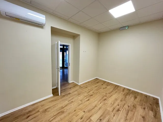 Kiadó kereskedelmi és ipari ingatlan Kaposvár, Belváros 25 nm