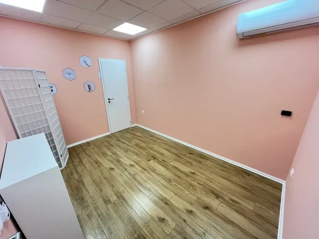 Kiadó kereskedelmi és ipari ingatlan Kaposvár, Belváros, Dózsa György utca 11 nm