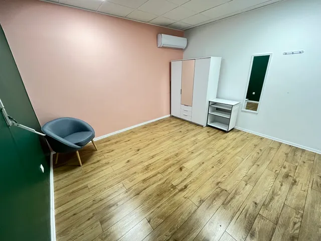 Kiadó kereskedelmi és ipari ingatlan Kaposvár, Belváros, Dózsa György utca 14 nm