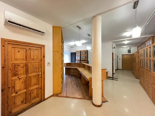 Eladó kereskedelmi és ipari ingatlan Kaposvár, Belváros, Kontrássy utca 175 nm