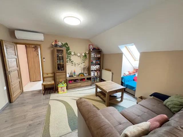 Eladó lakás Kaposvár, Tüskevár 87 nm