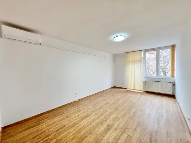 Kiadó kereskedelmi és ipari ingatlan Kaposvár, k. 185 nm