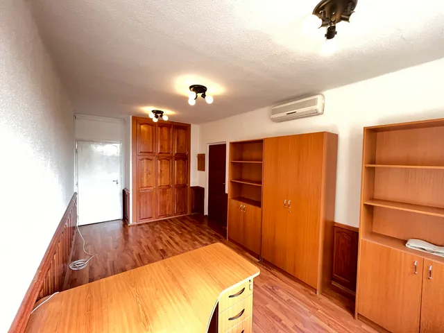 Kiadó kereskedelmi és ipari ingatlan Kaposvár, Tüskevár, Raktár utca 88 nm