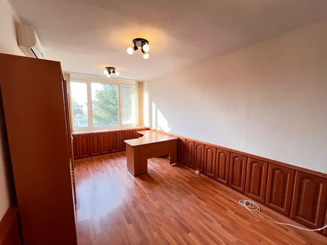 Kiadó kereskedelmi és ipari ingatlan Kaposvár, Tüskevár, Raktár utca 88 nm