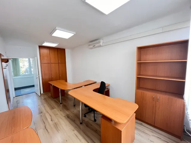 Kiadó kereskedelmi és ipari ingatlan Kaposvár, Tüskevár, Raktár utca 30 nm