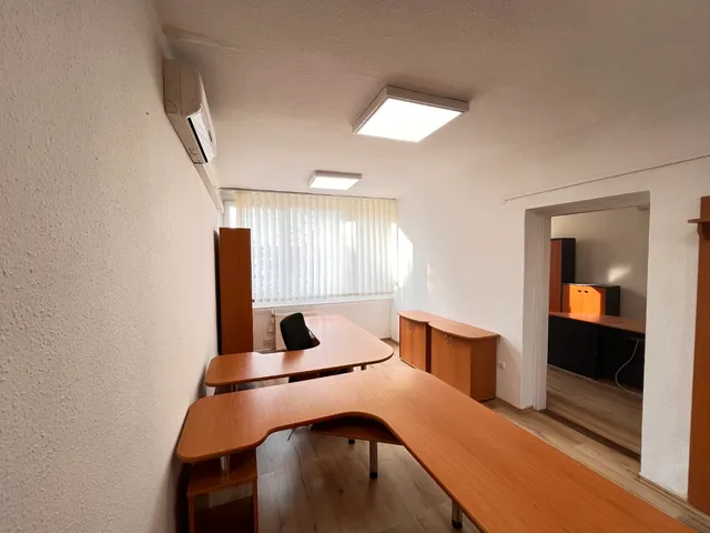 Kiadó kereskedelmi és ipari ingatlan Kaposvár, Tüskevár, Raktár utca 30 nm