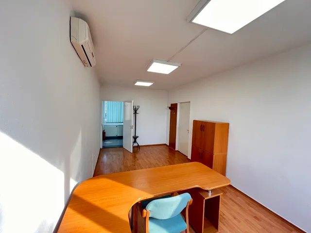 Kiadó kereskedelmi és ipari ingatlan Kaposvár, Tüskevár, Raktár utca 55 nm